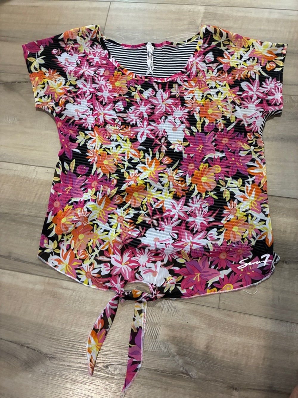 Seven7 Black Floral Tie-Front Short Sleeve Top No Size Tag but Best for a Small